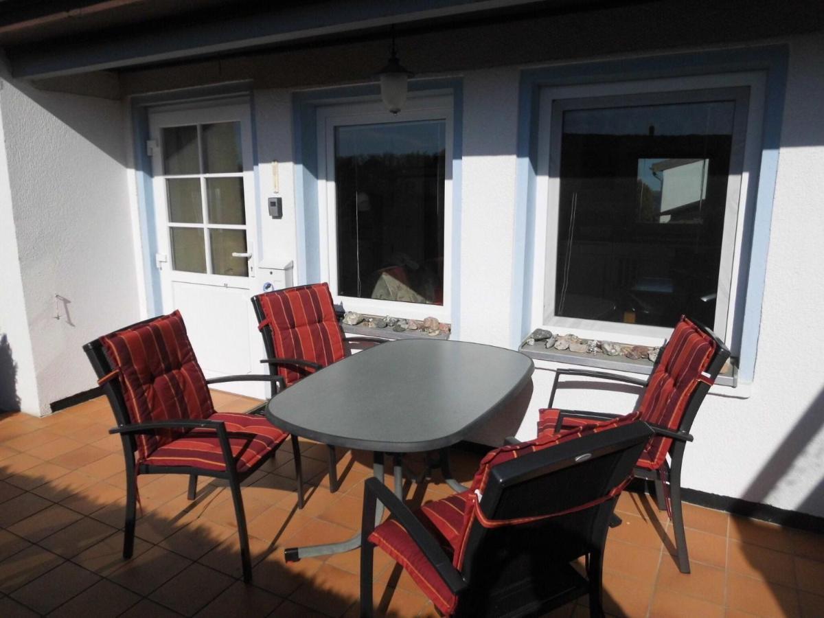 Bungalow in Wohlenberg with Garden, Terrace, Heating Hohenkirchen  Exterior foto